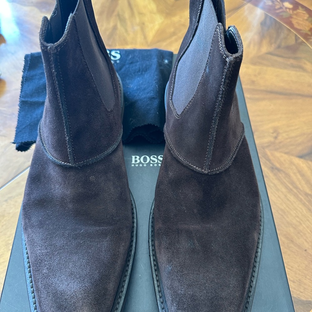 Boss Men's Rich Brown Suede Chelsea Boots